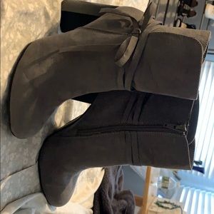 Grey booties ✨